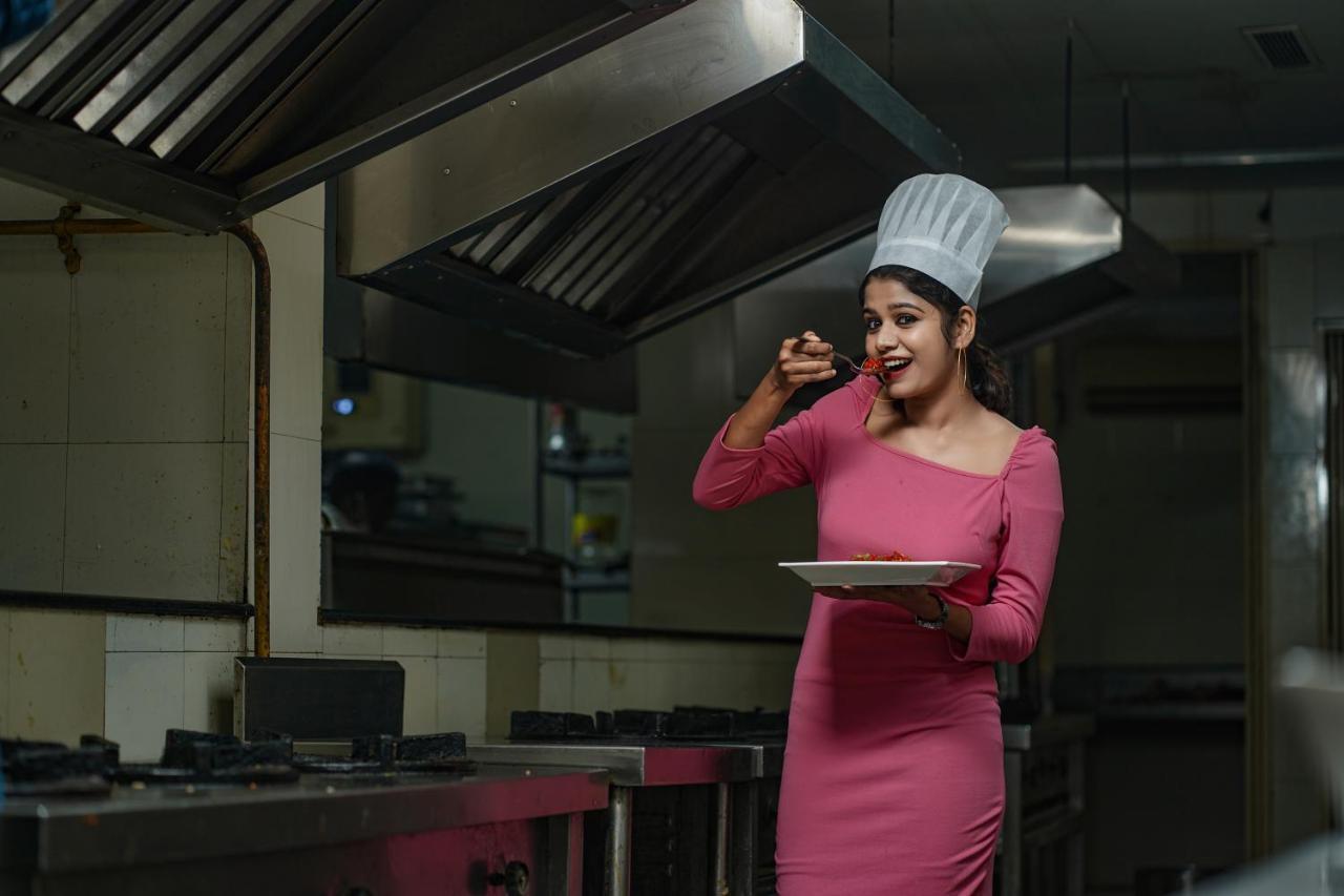 Hotel Sidhartha Chalakudy Kizhake Chalakudi Luaran gambar